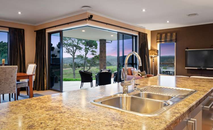 664a Ridge Road Riverhead_7