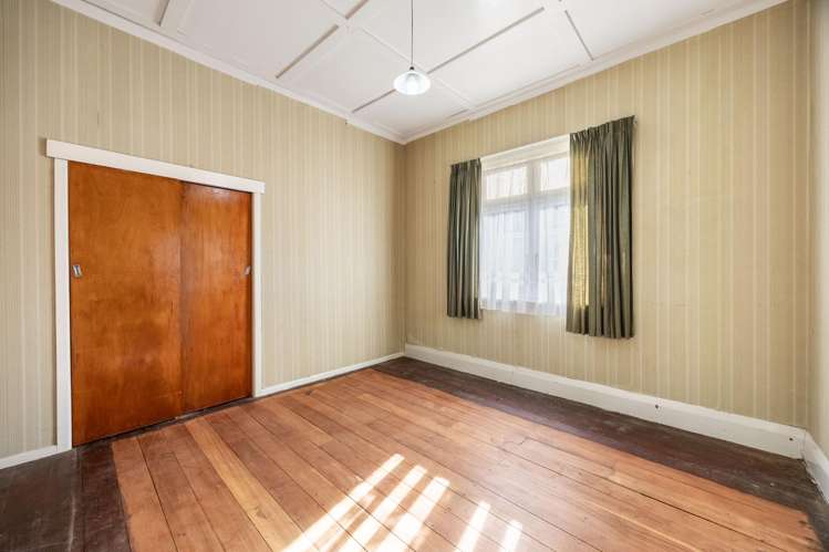46 Titirangi Road New Lynn_11