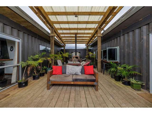 CONTAINER DWELLINGS, SHED, PADDOCKS AND STREAM!