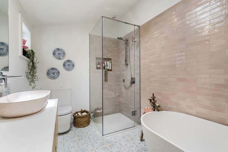 5 Turnbull Road Narrow Neck_18