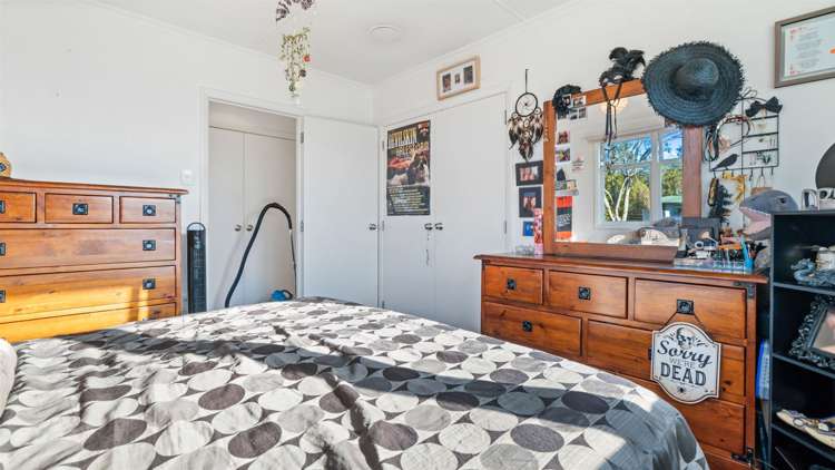 24 Stirling Grove Greerton_8