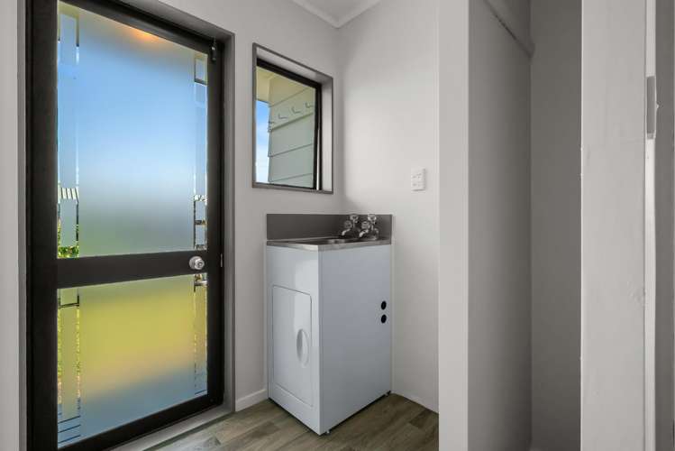 2/4 Laurie Avenue Papakura_11