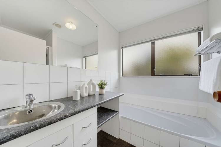 15 Hassan Drive Massey_12