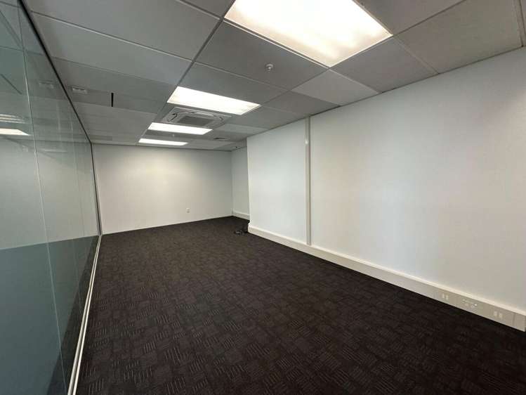 22 Amersham Way City Centre_4