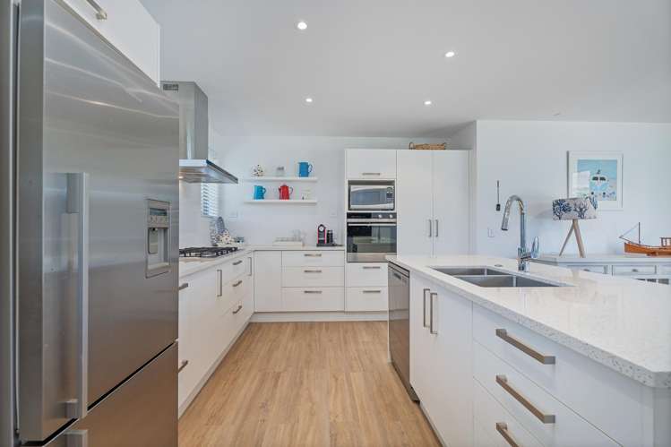 44 Longreach Drive Cooks Beach_7