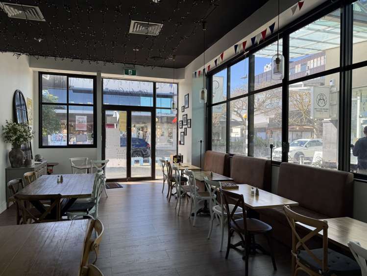 Shop 6/62 - 78 Hurstmere Road Takapuna_4