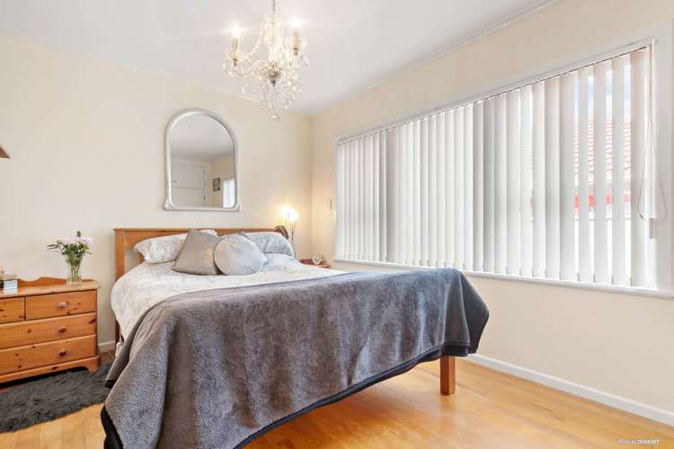 12 Mcfadzean Drive Blockhouse Bay_9