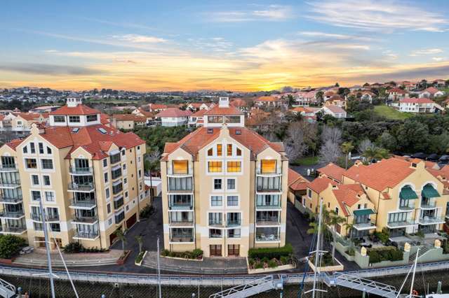 MASSIVE PRICE DROP 480m² Penthouse + 15m Berth