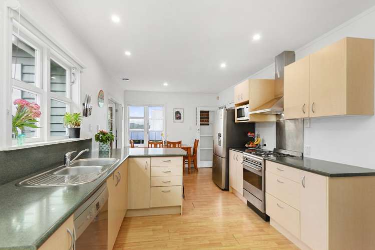 8 Lees Grove Wainuiomata_3