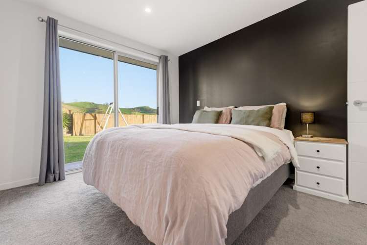 244 Ballintoy Park Drive Welcome Bay_11