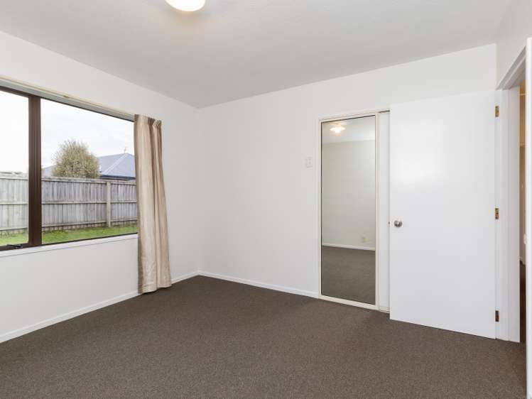 2/111 Gilberthorpes Road Hei Hei_9