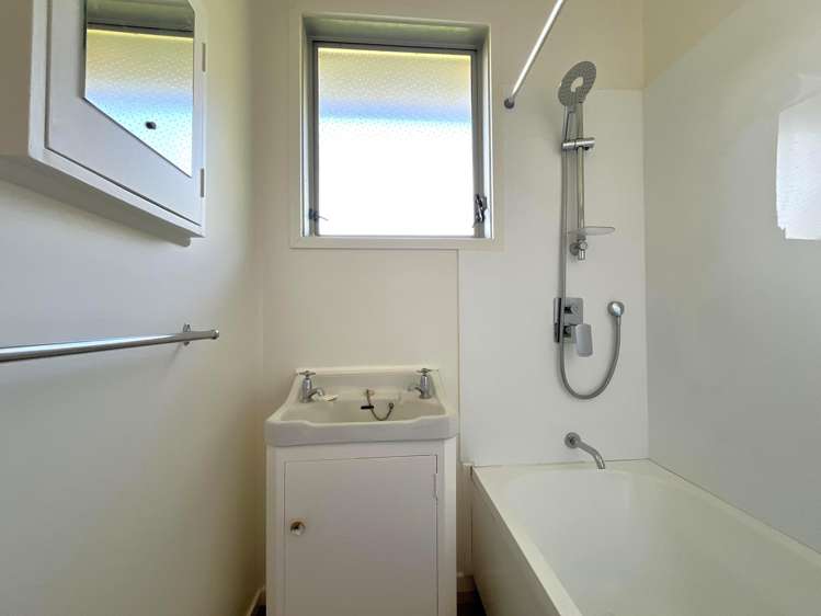 4/11 Kings Rd Panmure_13