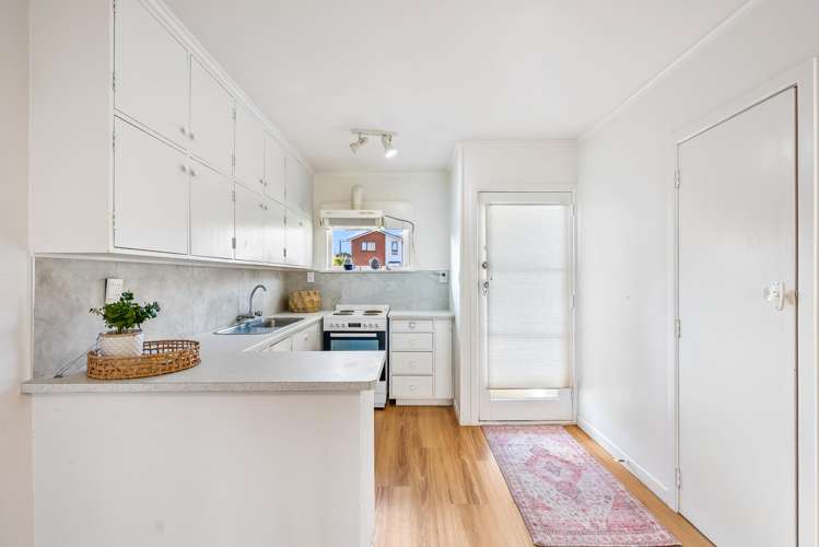 1/22 Raewyn Street Morningside_1