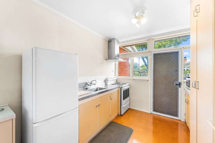 76A Lake Road Devonport_13