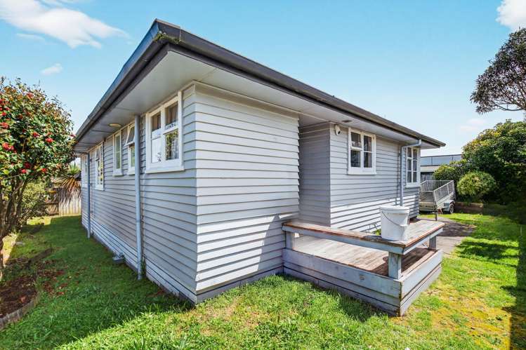 2/14 Laughton Street Taupo_13