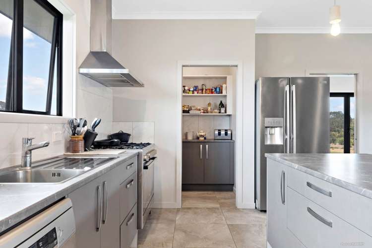 37 Waikaretu Wairamarama Road Glen Murray_2