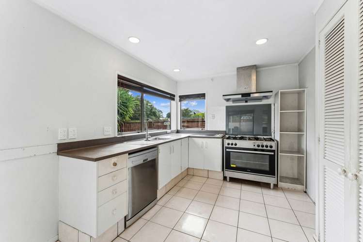 25 Bluewater Place Wattle Downs_6