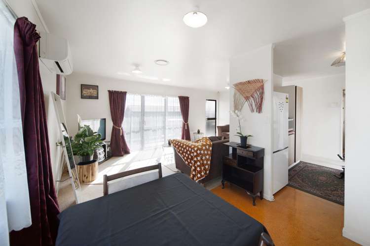 10 Leila Place Clover Park_8