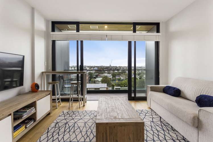 306/74 Anzac Street 10897_3