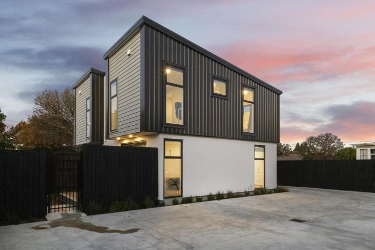 2/7 Hinemoa Street_0
