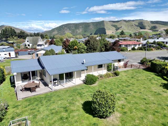 Sun, Privacy & Peace – Welcome to Pitman Place