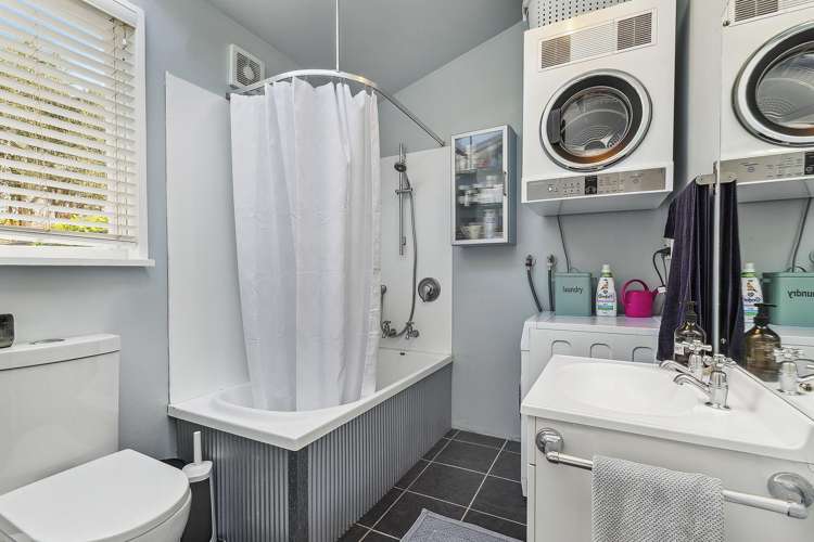 63 Herald Street Berhampore_15