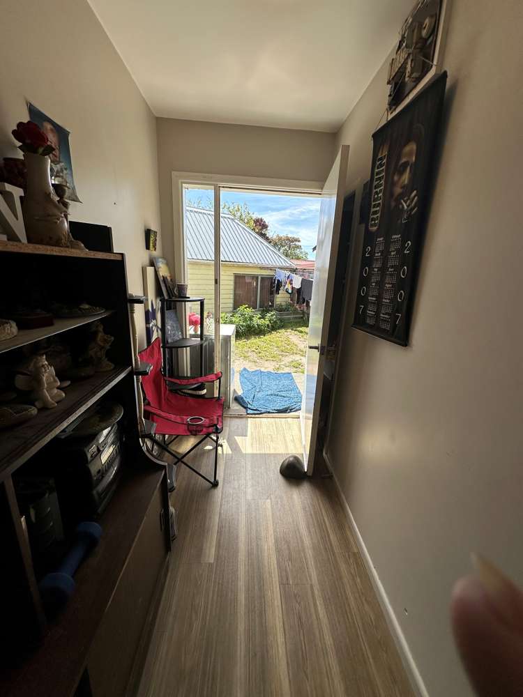 17b Leonie Place Aranui_9