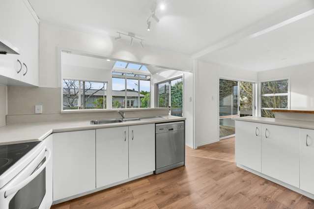 96 Reeves Road Pakuranga Heights_2