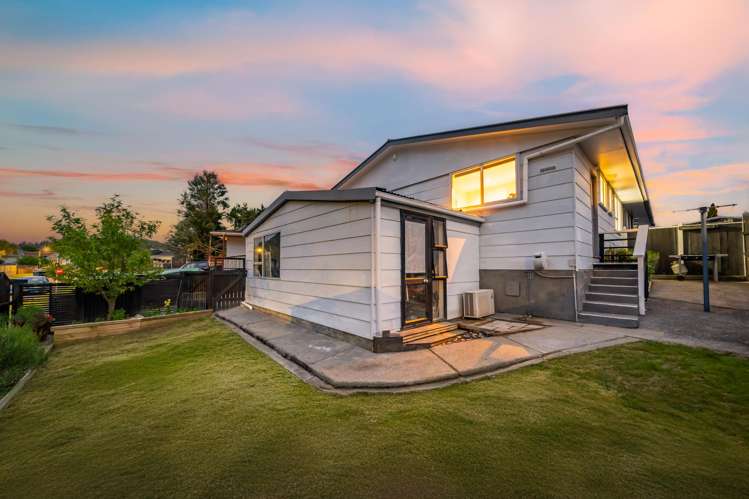 32A Hartford Crescent Totara Park_19