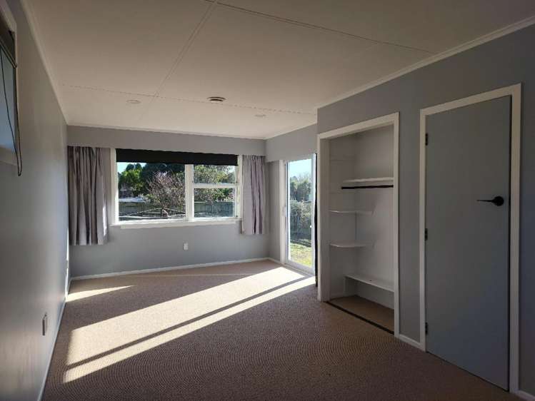 28 Old South Road Okato_18