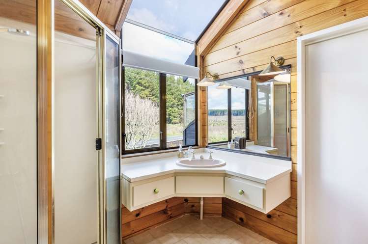 433 State Highway One Lake Taupo (East)_8