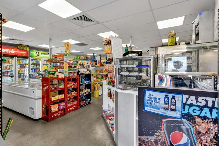 534 Richmond Road Lepperton_13