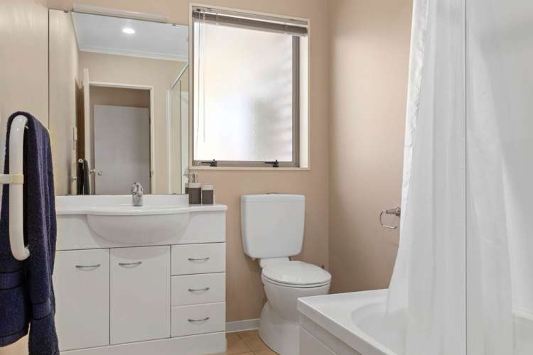 14 Greta Banks Place Wattle Downs_13