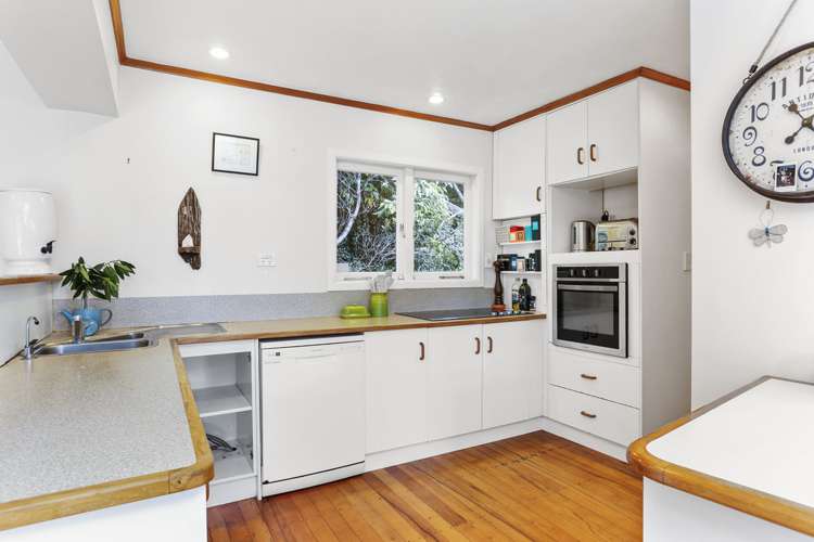 64 Woodfern Crescent Titirangi_6