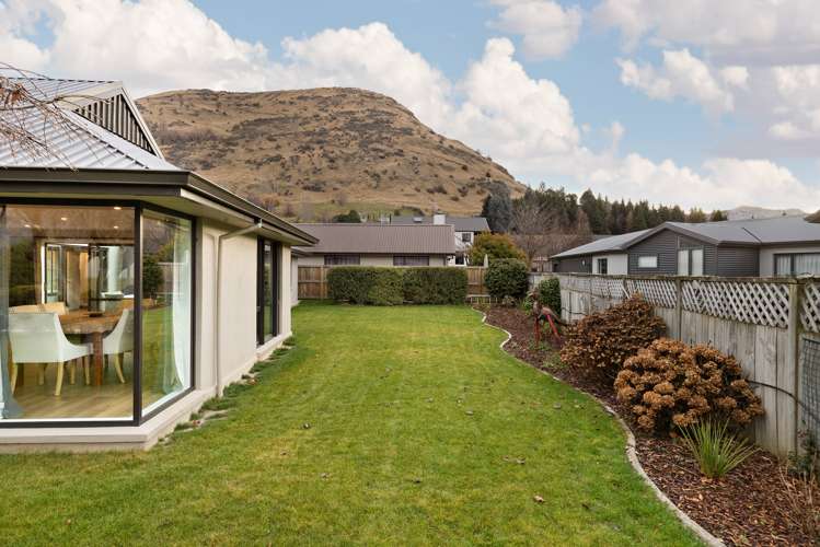 11 Portree Drive Lower Shotover_24