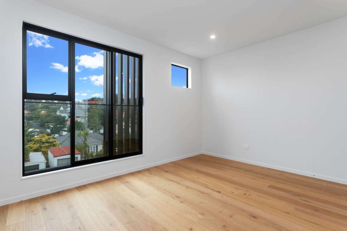 13/32 Karori Crescent_2