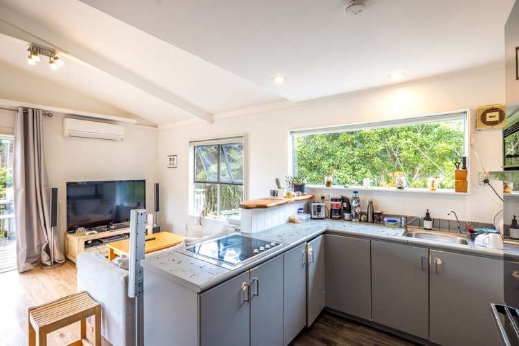 20 Te Makiri Road Onetangi_10