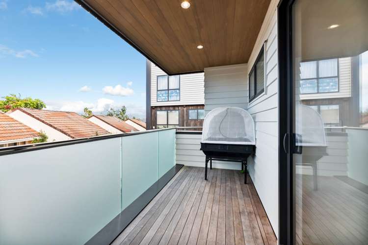 67e Lake Road Devonport_10