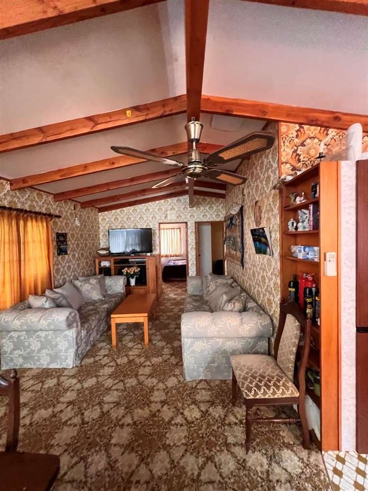 7 Esplanade Marokopa_11