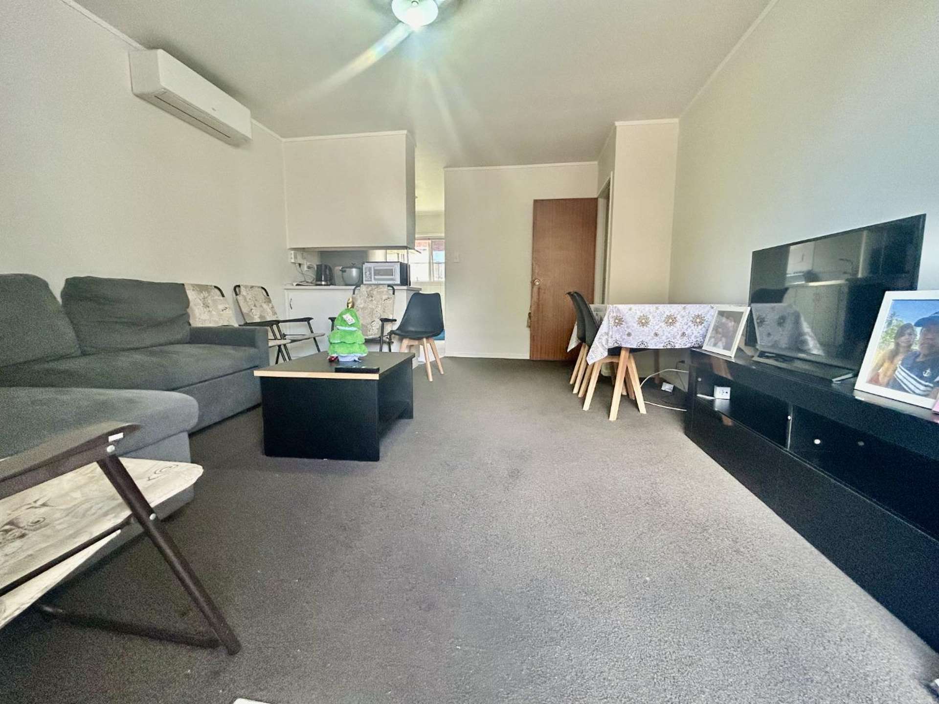 8/318 Te Atatu  Road 1802_0