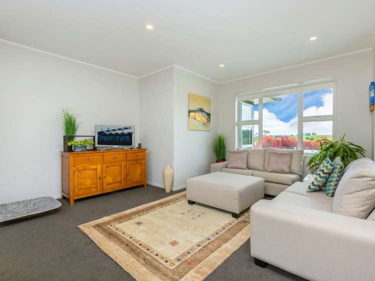 12 Laly Haddon Place Matakana_8