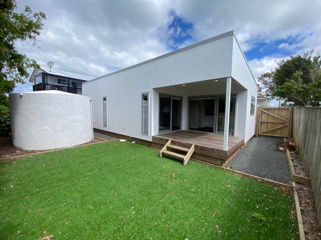 1/804 Whangaparaoa Road Manly_1