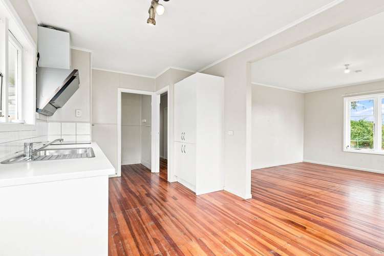 3 Ozich Avenue Te Atatu South_13