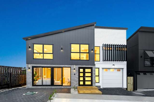 HIGH END LUXURY HOME !