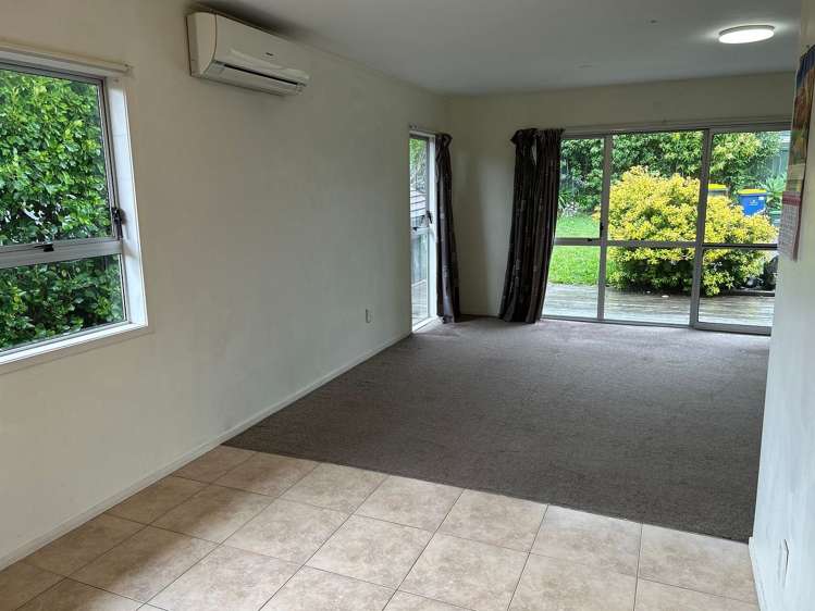 71 Kemp Road Massey_3