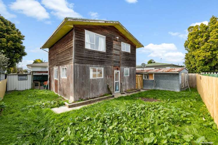 61b Cobham Crescent Kelston_1