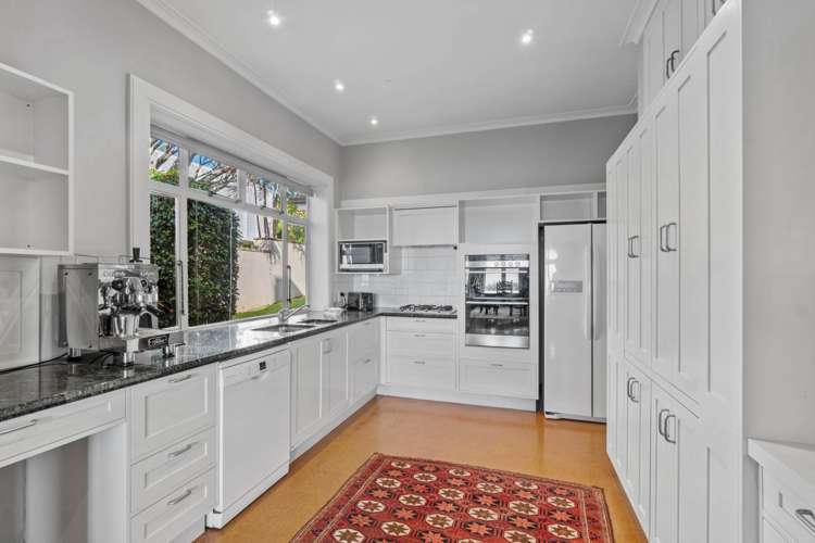 82 Paritai Drive Orakei_3