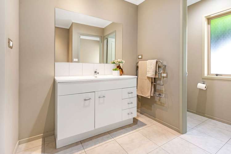 3 Devoy Drive Owhata_21