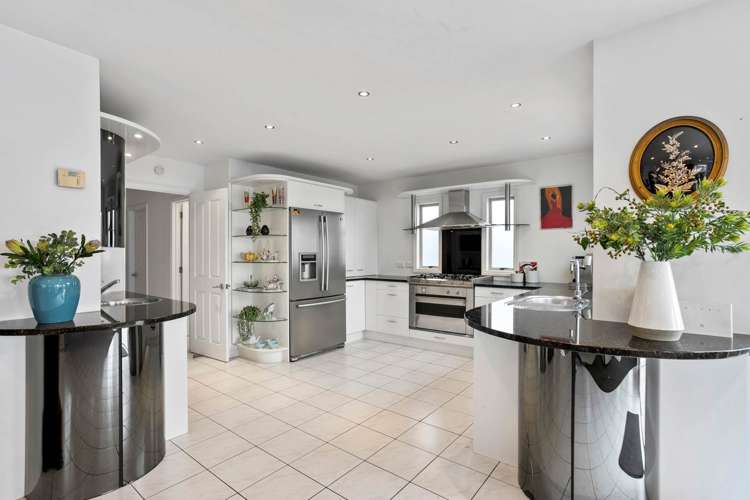 2/25 Churchill Road Murrays Bay_13