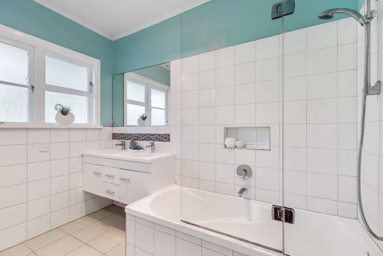 51 Clayburn Road Glen Eden_13